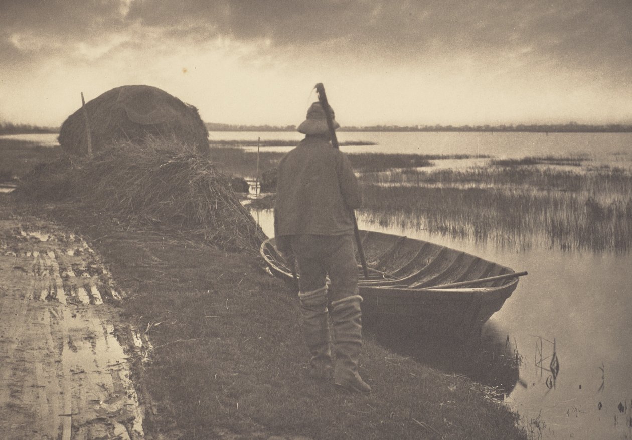 Moerasbewoner op weg om riet te snijden door Peter Henry Emerson