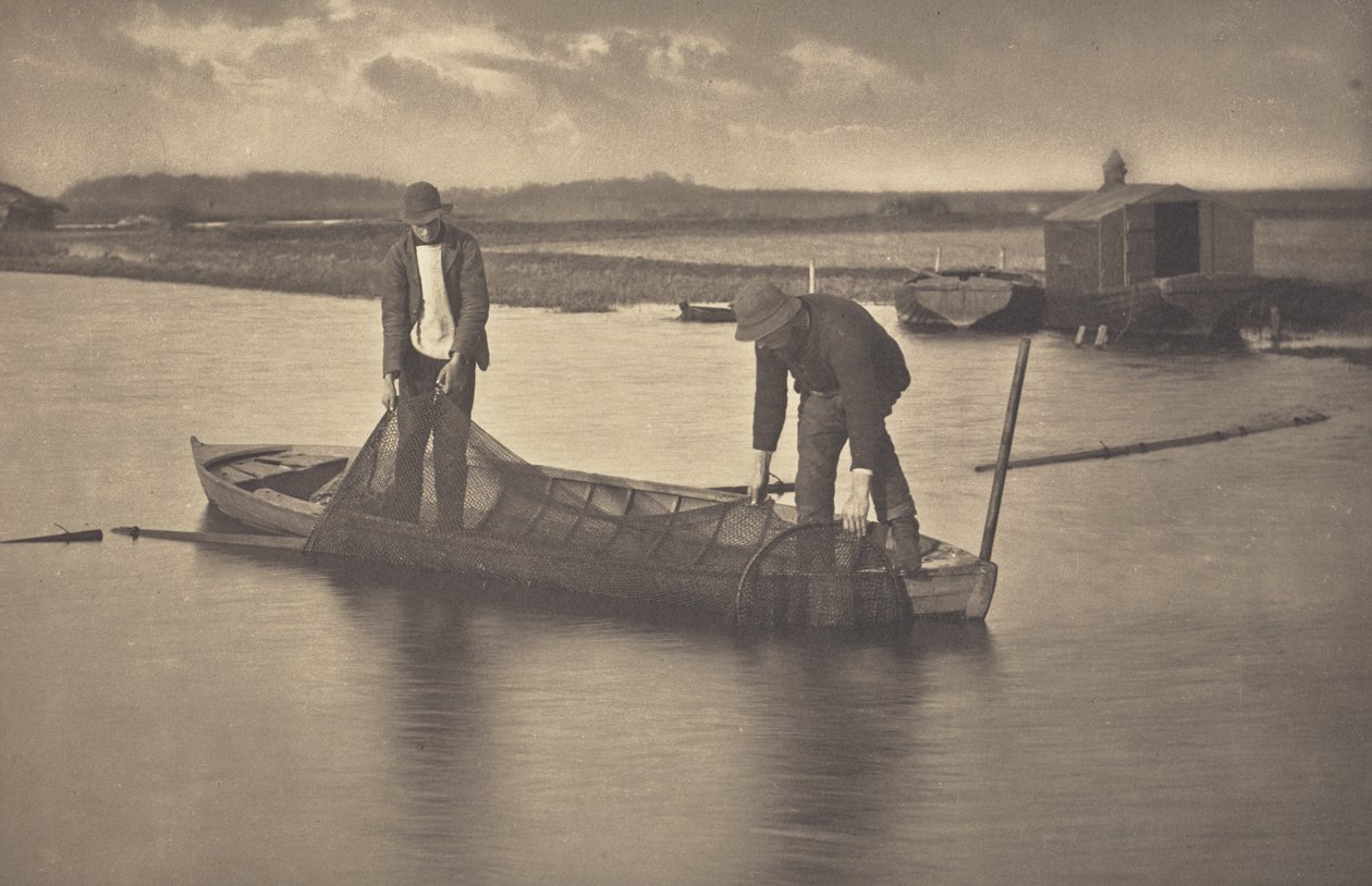 Het ophalen van het aalnet door Peter Henry Emerson