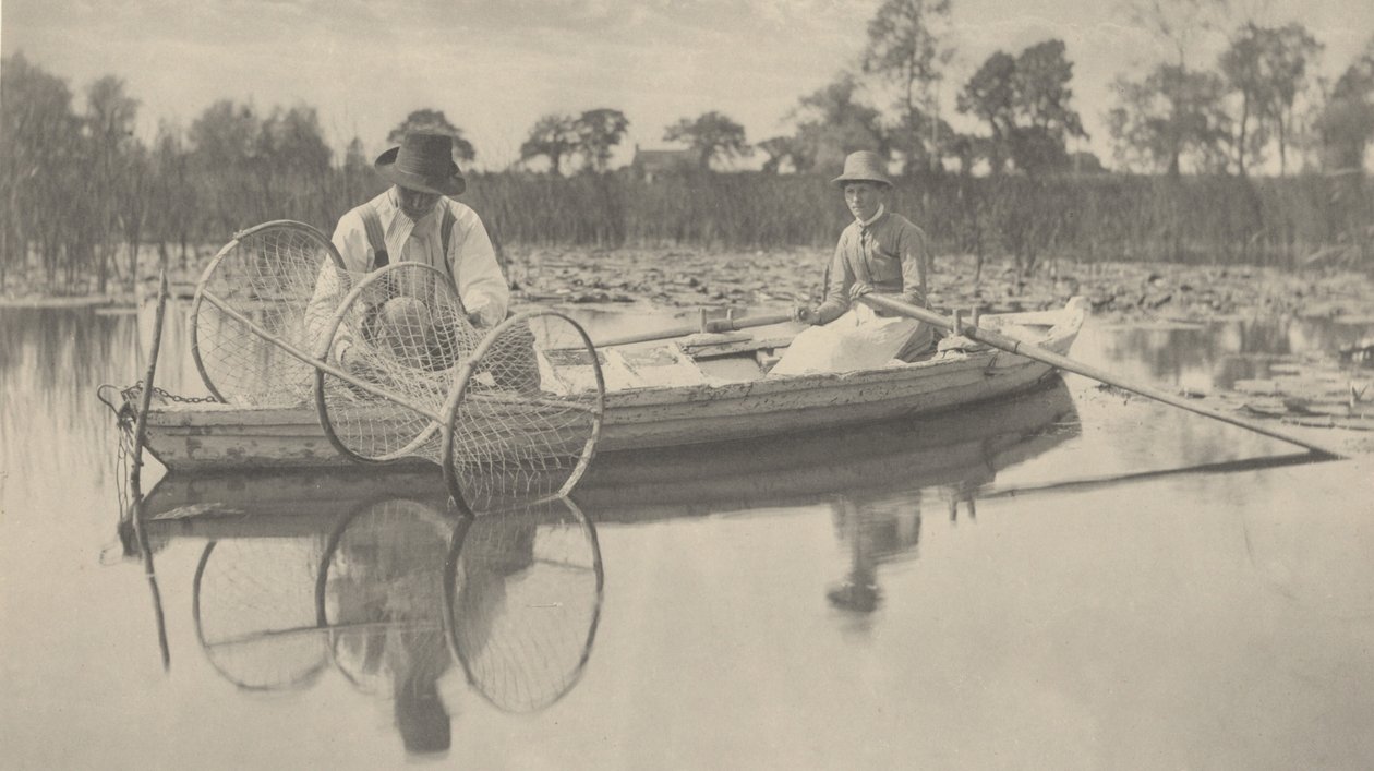 Het plaatsen van het striknet door Peter Henry Emerson and T.F. Goodall