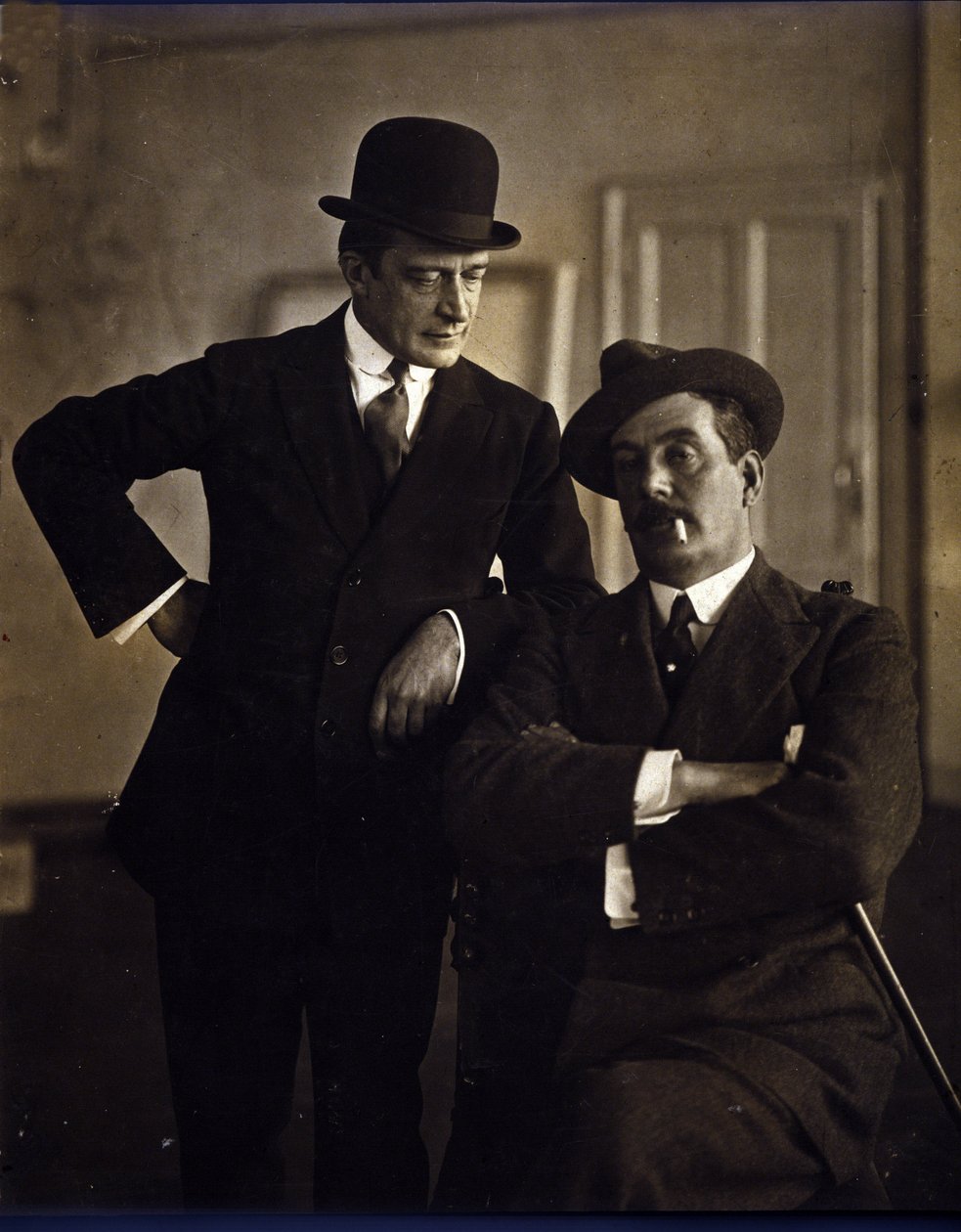 De componist Giacomo Puccini (1858-1924) en de muziekuitgever Tito Ricordi II (1865-1933). door Photographer Italian