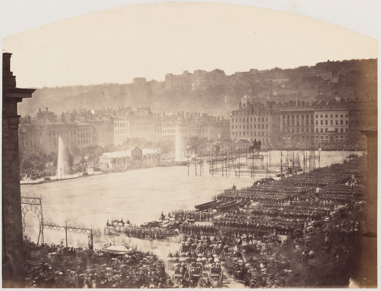 Troepenvergadering voor Napoleon III, Place Bellecour de Lyon, 1860 (foto) door Pierre Ambroise Richebourg