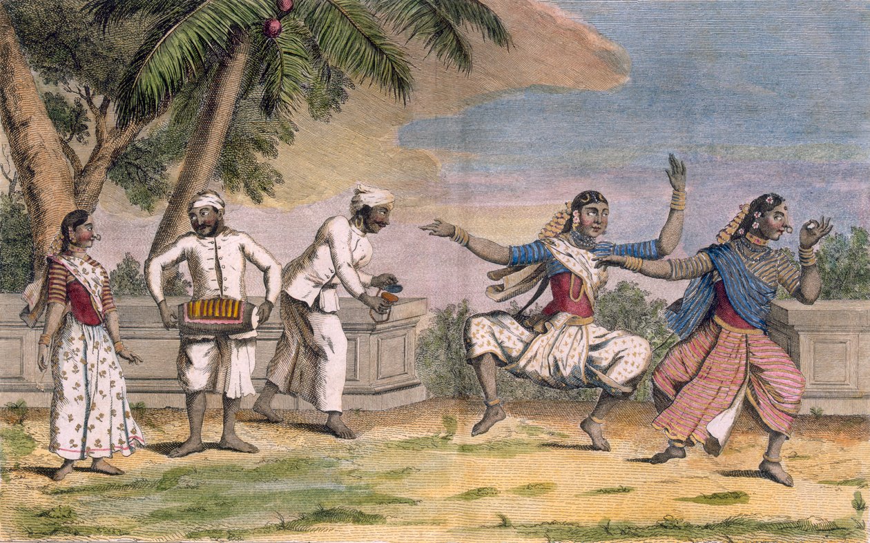 Een groep Bayaderes, of Indiase danseressen, met mannelijke muzikanten, illustratie uit 