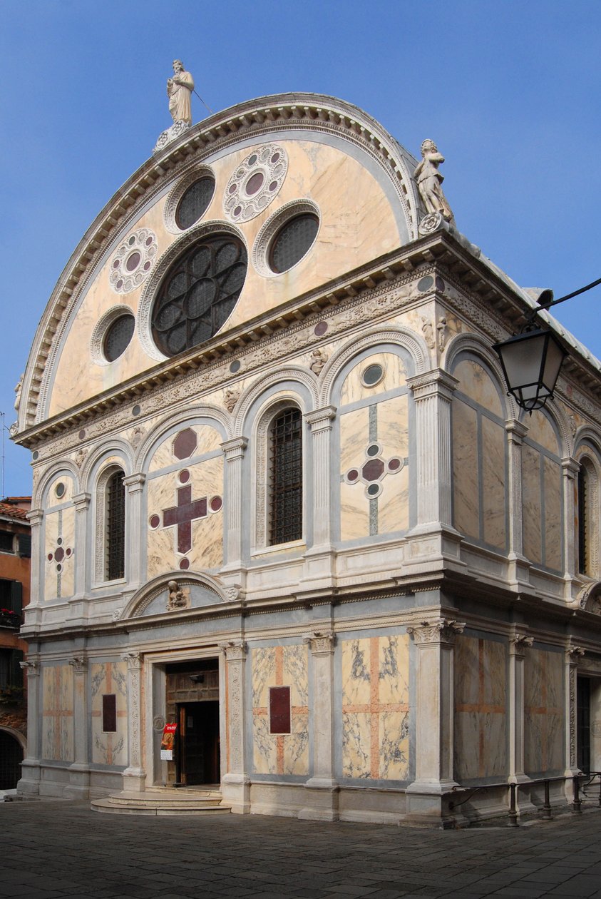 Zicht op de kerk Santa Maria dei Miracoli in Venetië (Venezia) in 2007 door Pietro Lombardo en zijn zonen door Pietro Tullio and Antonio I Lombardo