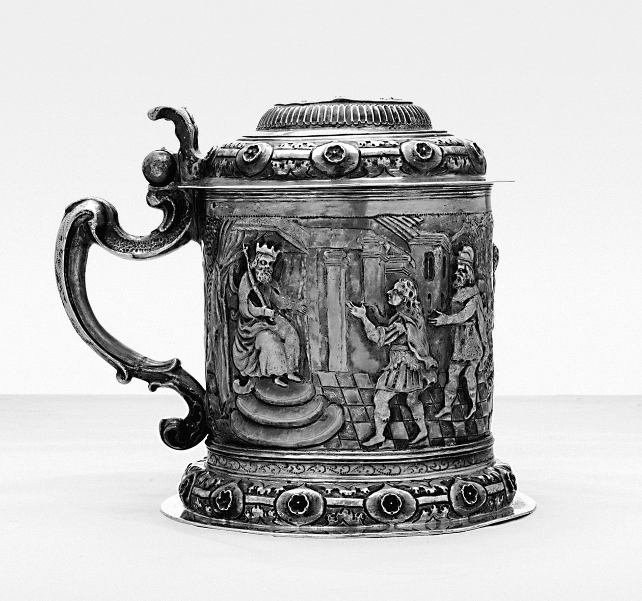 Bierpul, de zijkanten met scènes uit het leven van Joseph, Danzig, ca.1690 door Polish School