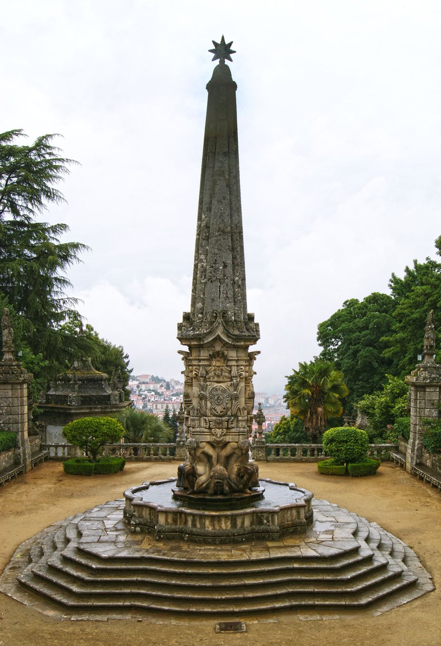 Santuário de Nossa Senhora dos Remédios obelisk, Lamego, Portugal. 1738 door Portuguese School