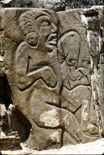 Beeldhouwwerk van een Danzante (dansende) figuur, ca. 600-200 v.Chr. door Pre Columbian Pre Columbian