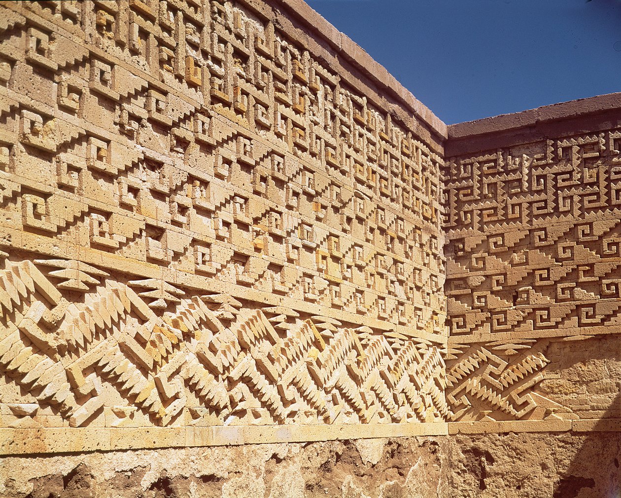 Mozaïekmuur van de Patio de las Grecas, Postklassieke periode (900-1521) door Pre-Columbian