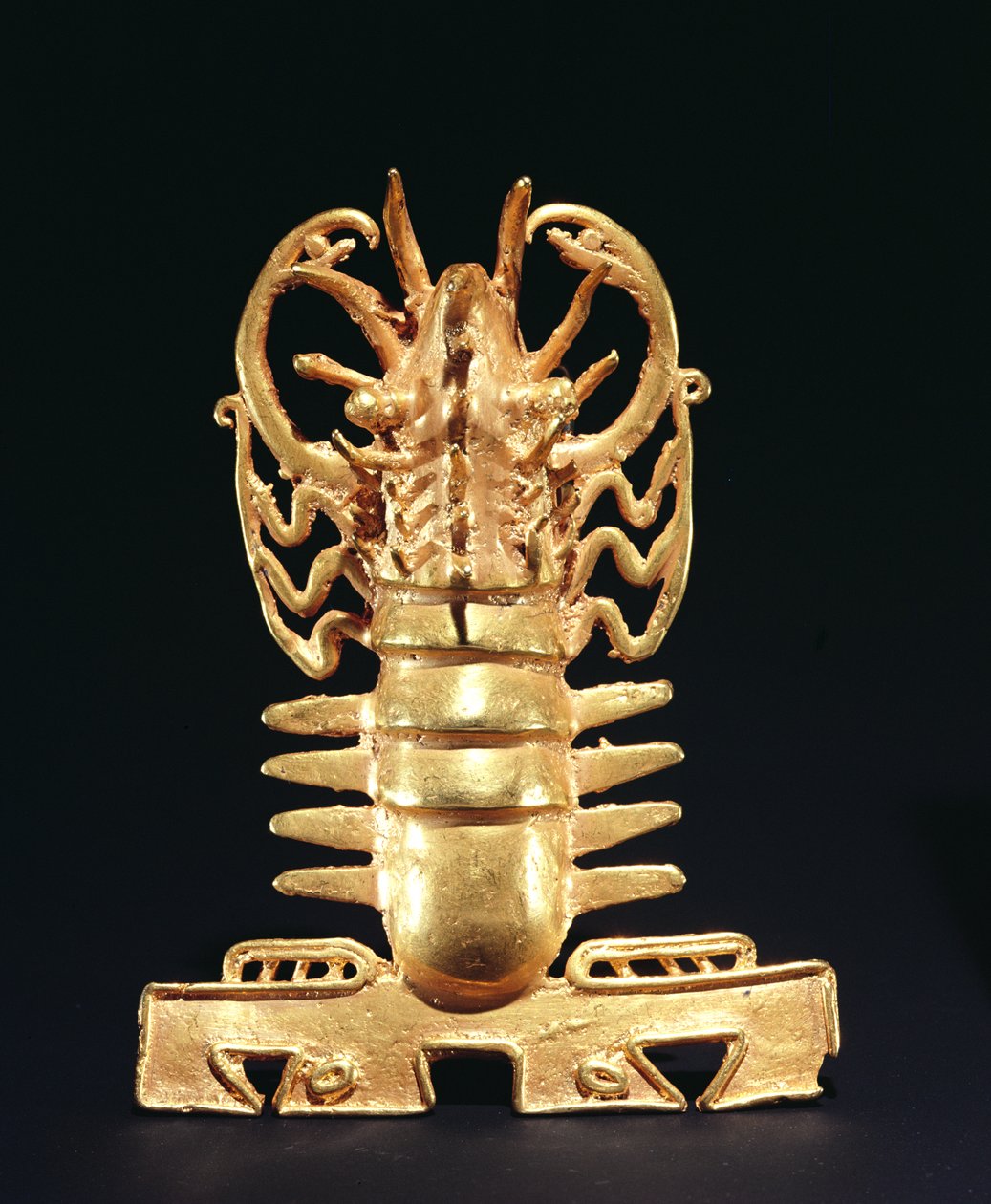 Hanger die een kreeft met een krokodillenmond voorstelt, uit La Vaca, Punta Burica, Costa Rica door Pre Columbian