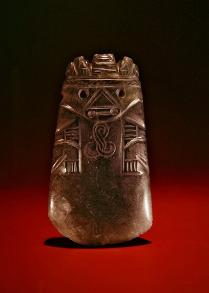 Celt figuur met dier en vogels op hoofdtooi, uit Guacimo, Linea Vieja gebied door Pre Columbian Pre Columbian