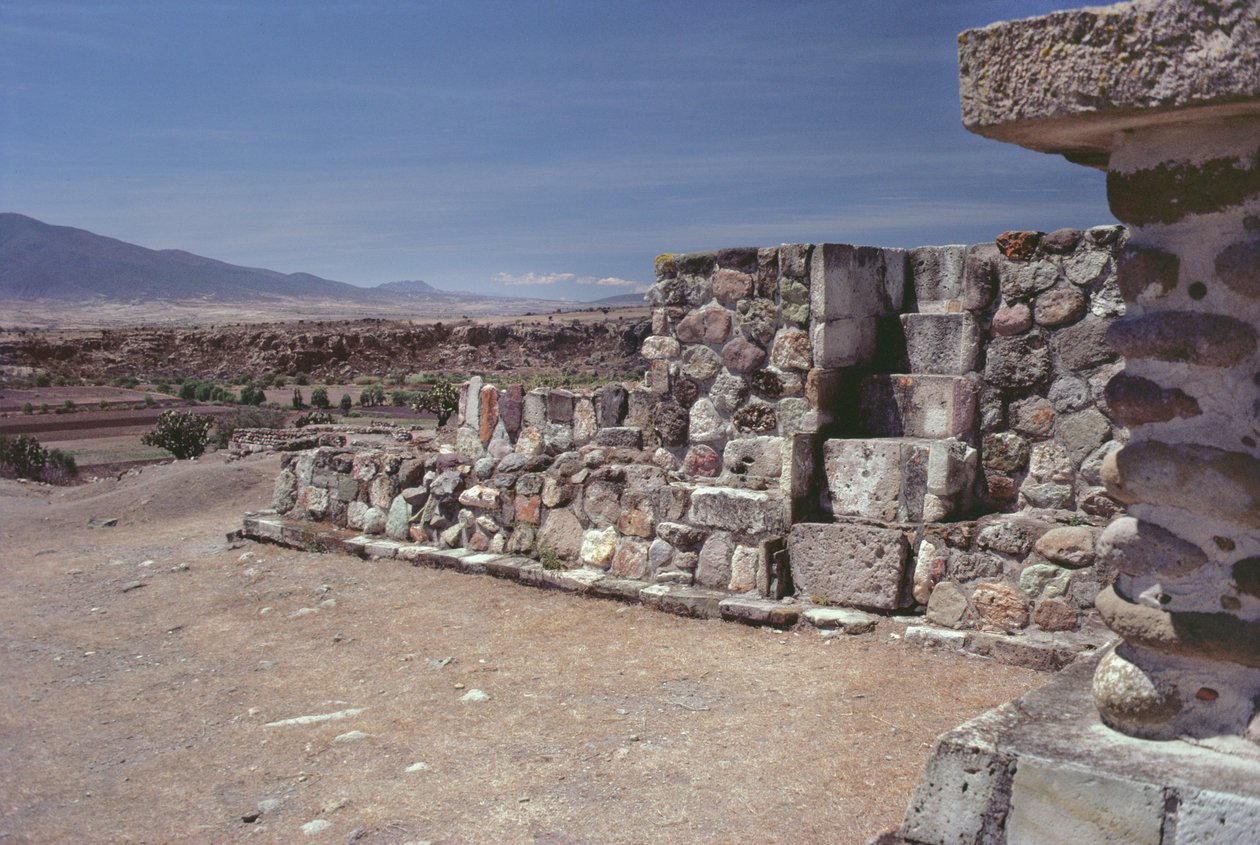 Een trap in een muur, Late Post-Klassieke Periode door Pre-Columbian
