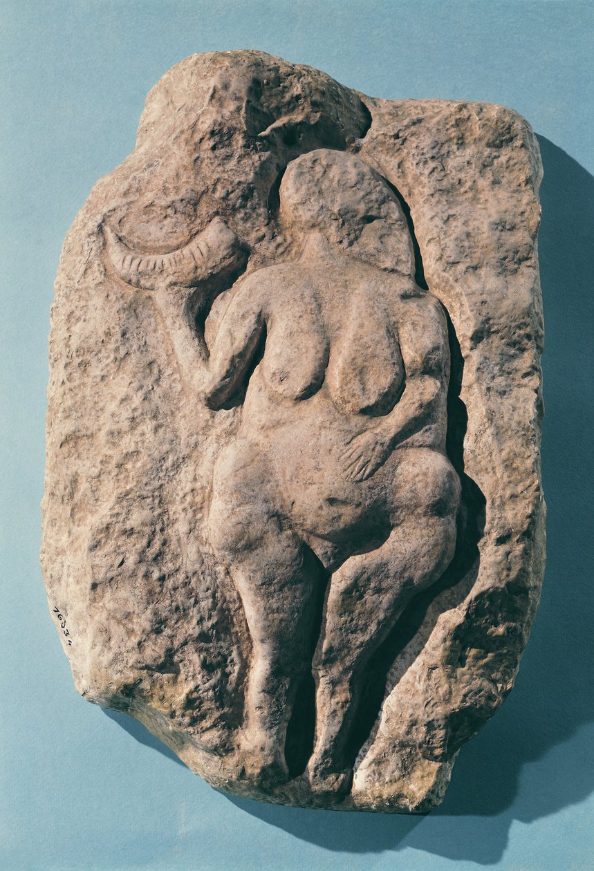 Venus met een hoorn, uit Laussel in de Dordogne door Prehistoric