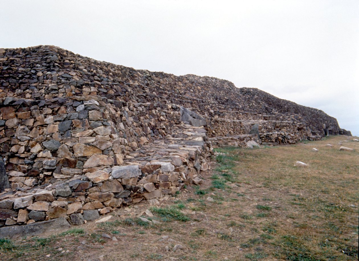 Barnenez Cairn (grafheuvel van neolithische steen) door Prehistoric Prehistoric
