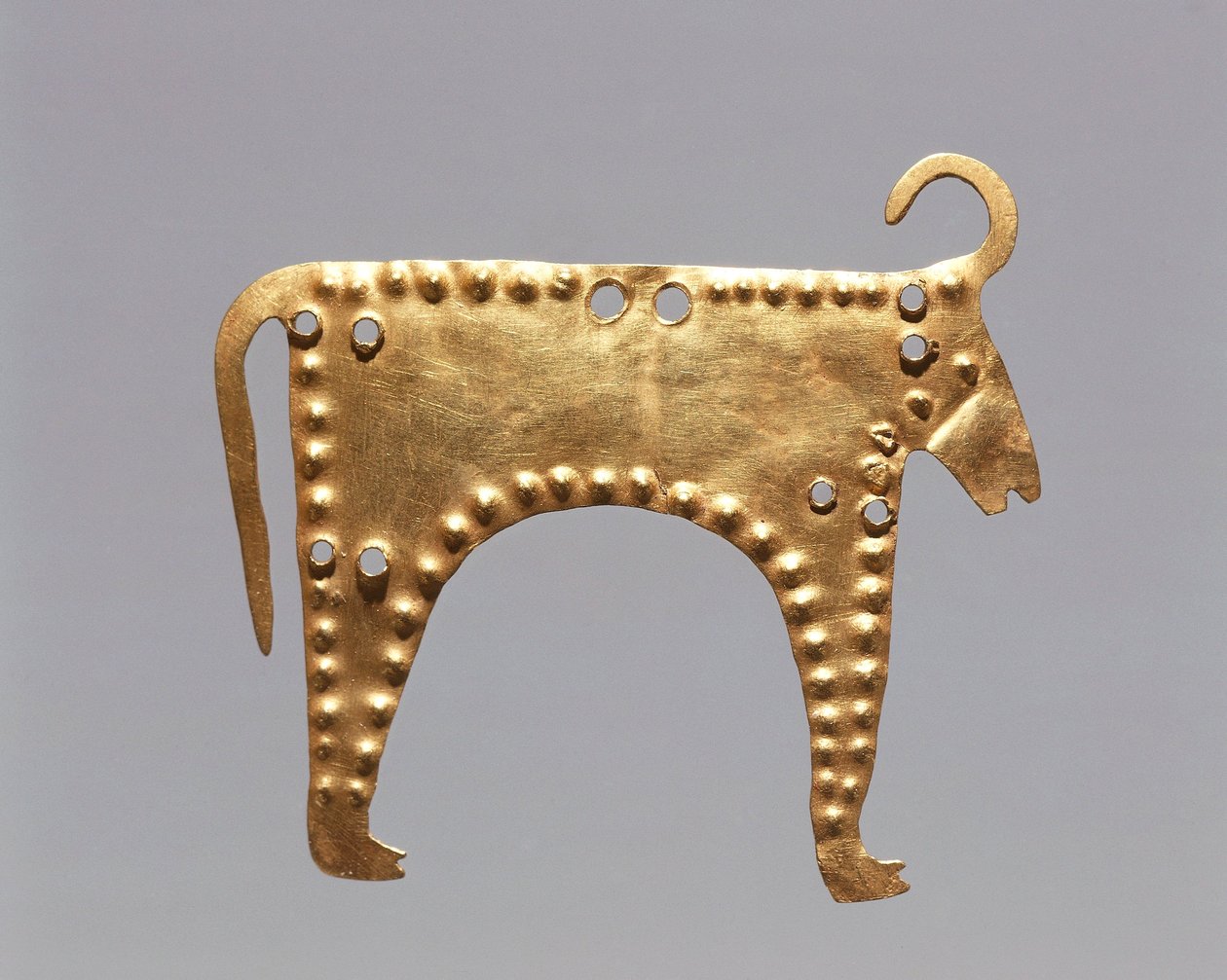Bulgarije, Sofia, Nationaal Historisch Museum, Goudblad met dierfiguren uit Varna door Prehistoric Prehistoric