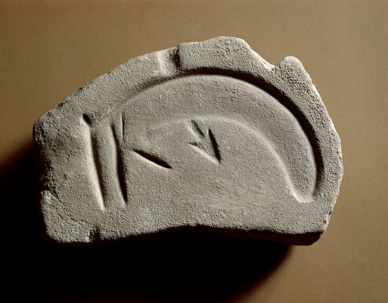 Prehistorie: accessoire voor het reproduceren van pijlen (mal). Bronstijd. Bologna, Civico Museo Archeologico door Prehistoric Prehistoric