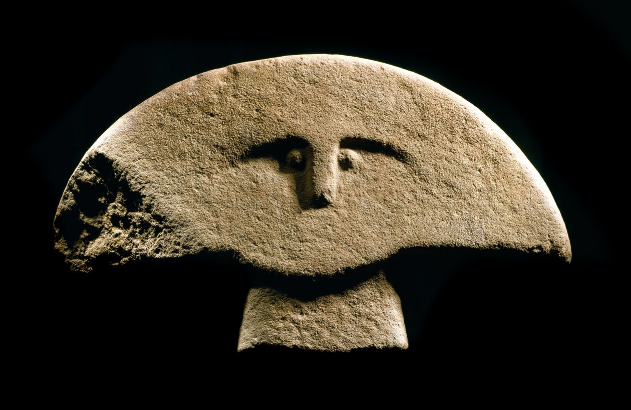 Prehistorische kunst: figuur gebeeldhouwd in de IJzertijd. 1100-800 v.Chr. La Spezia, Museo Comunale della Civilta Lunigiana door Prehistoric Prehistoric