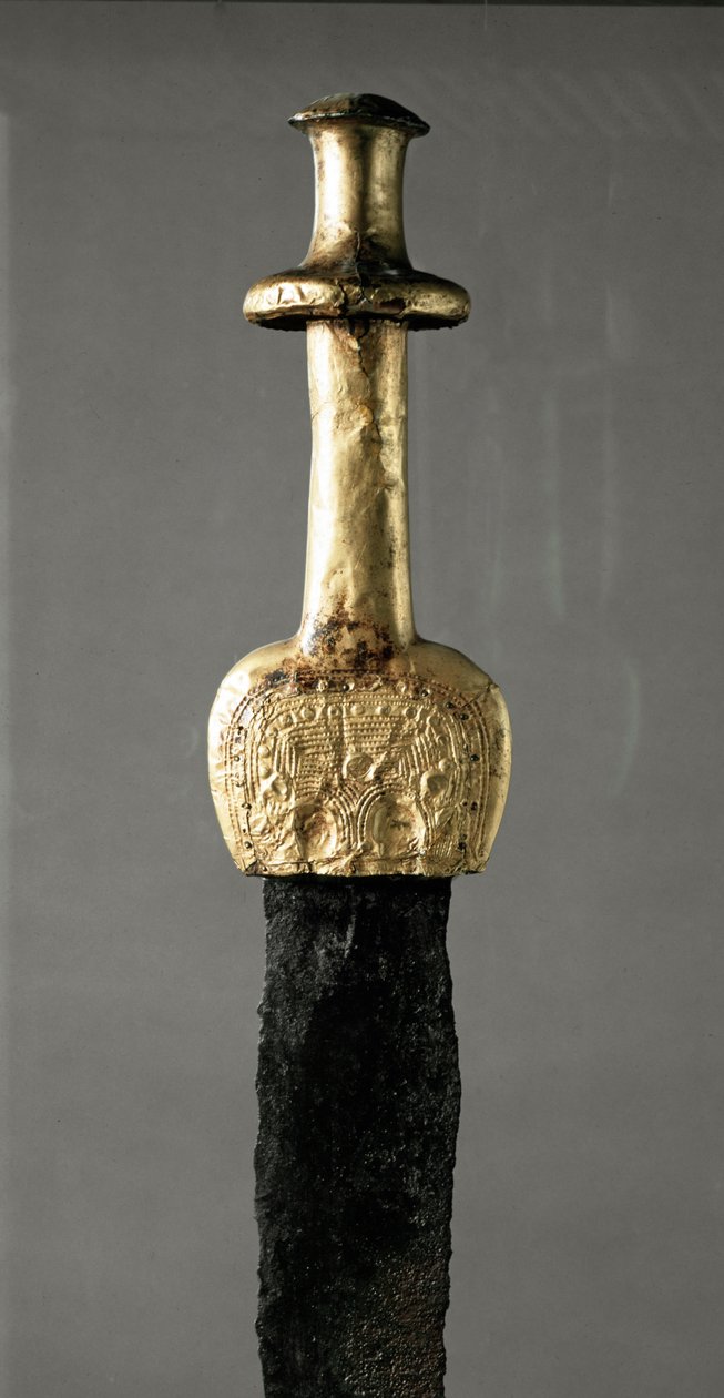 Zwaard uit Guadalajara (Spanje), detail van het gouden handvat, prehistorische periode door Prehistoric Prehistoric