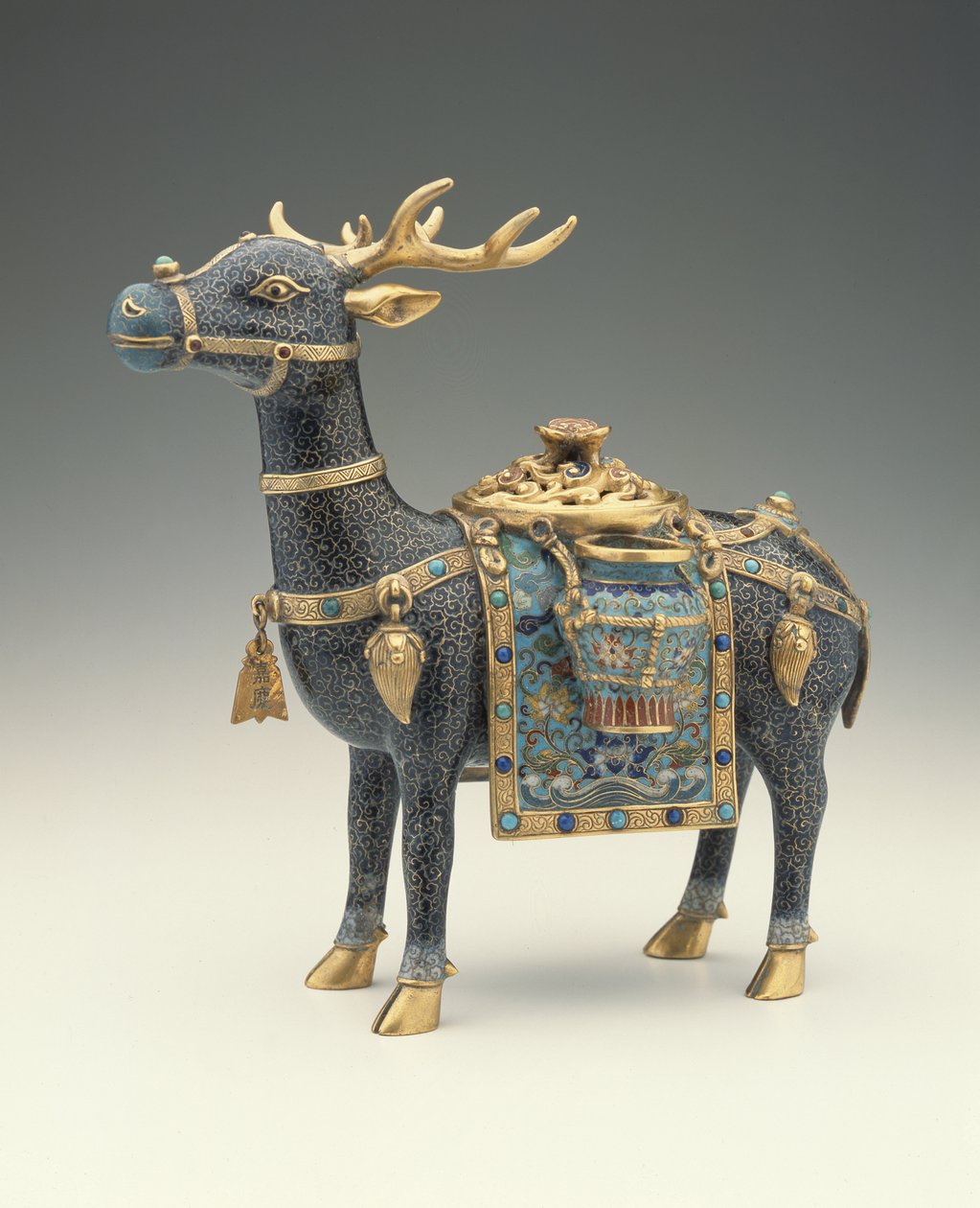 Een figuur van een hert door Qing Dynasty Chinese School