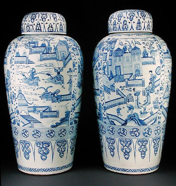Een paar blauw-witte soldatenvazen, c.1700 door Qing Dynasty Chinese School