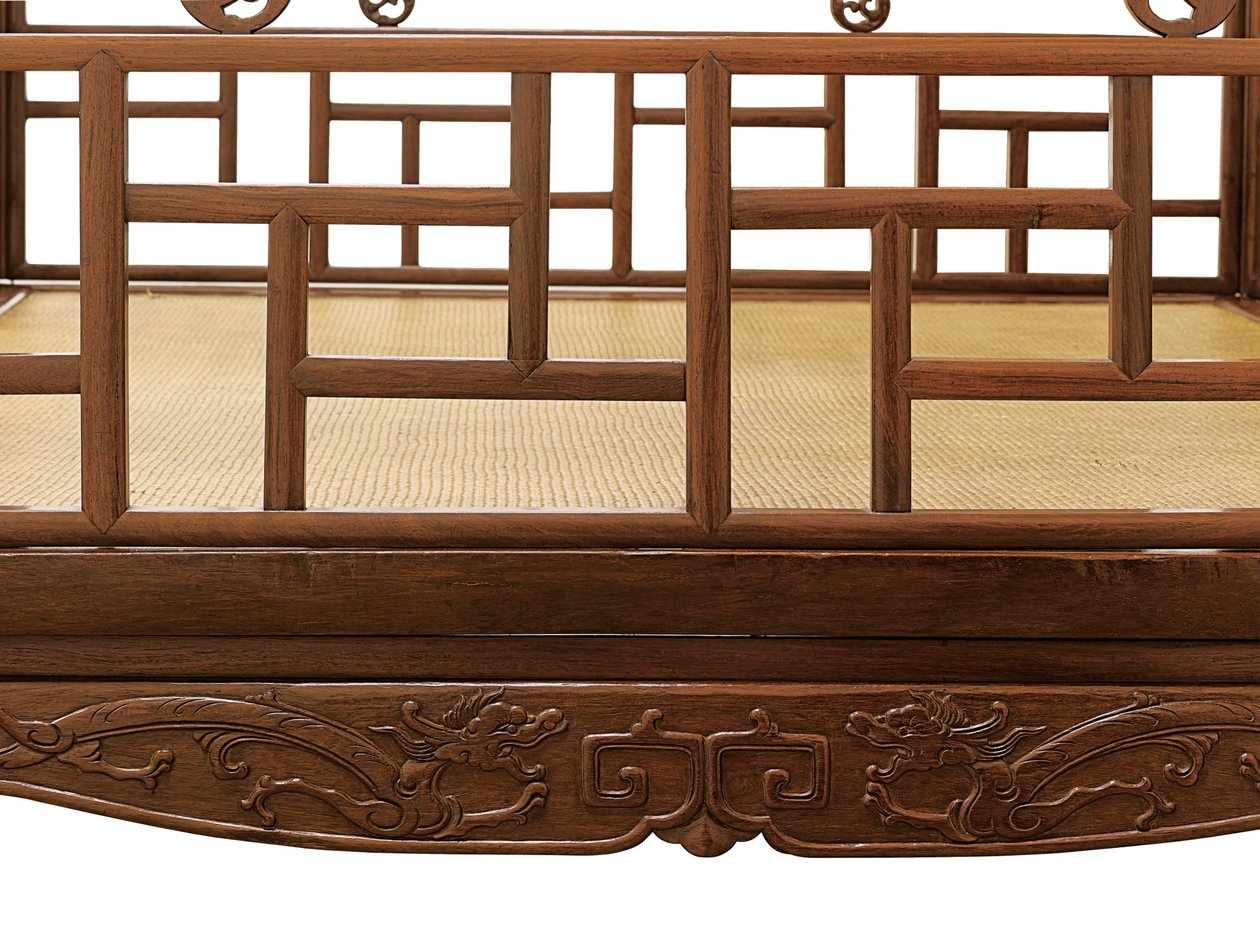 Detail van een Huanghuali zes-poster hemelbed, Jiazichuang Qing Dynastie door Qing Dynasty Chinese School