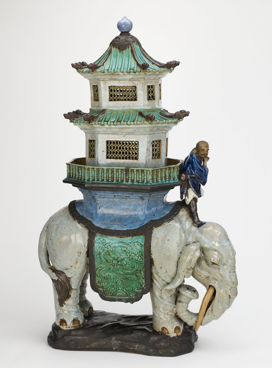 Wierookbrander, Shiwan (Shekwan) ovens, Guangdong provincie, China, midden 17e-late 19e eeuw (steenwerk) door Qing Dynasty Chinese School