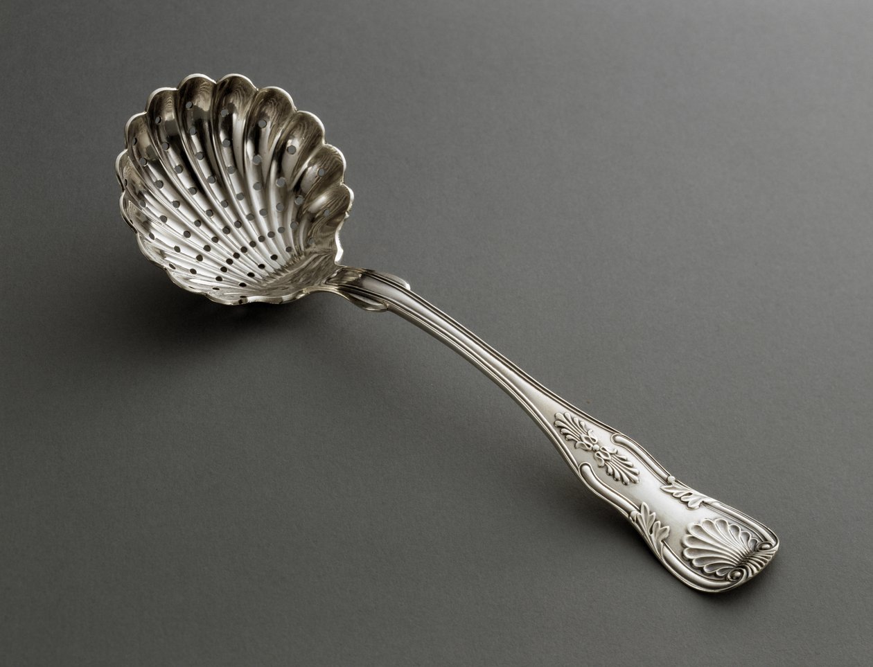 Geperforeerde lepel, ca. 1825-1846 door R. and W. Wilson