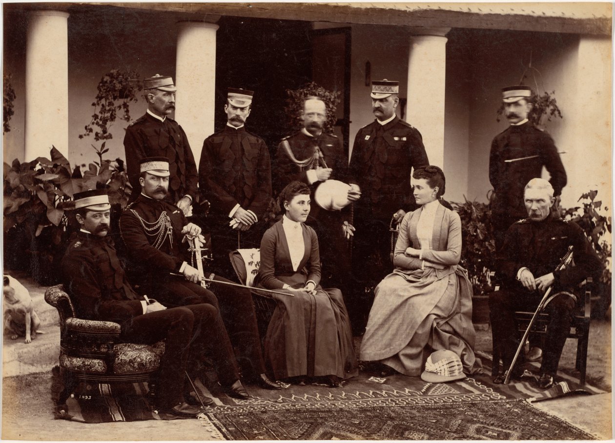 De hertog en hertogin van Connaught, met kolonel Adam, kapitein H.V. Benett, kolonel Becher, generaal Knowles, kapitein Herbert, kolonel Cavaye, mevrouw Cavaye en generaal R. Gellispie, Mhow door Raja Deen Dayal