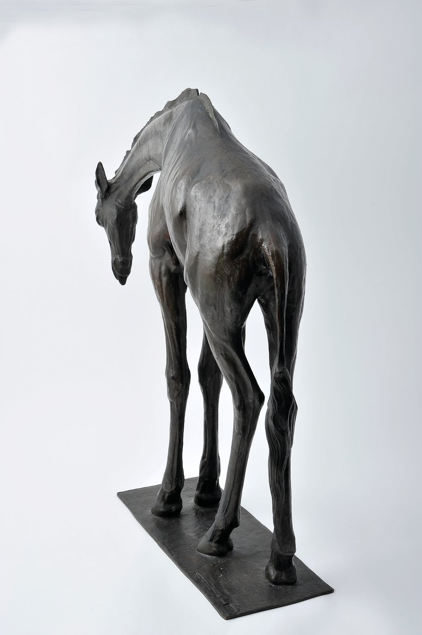Grote giraffe met gebogen hoofd, gemodelleerd 1909-10, gegoten voor 1913 door Rembrandt Bugatti