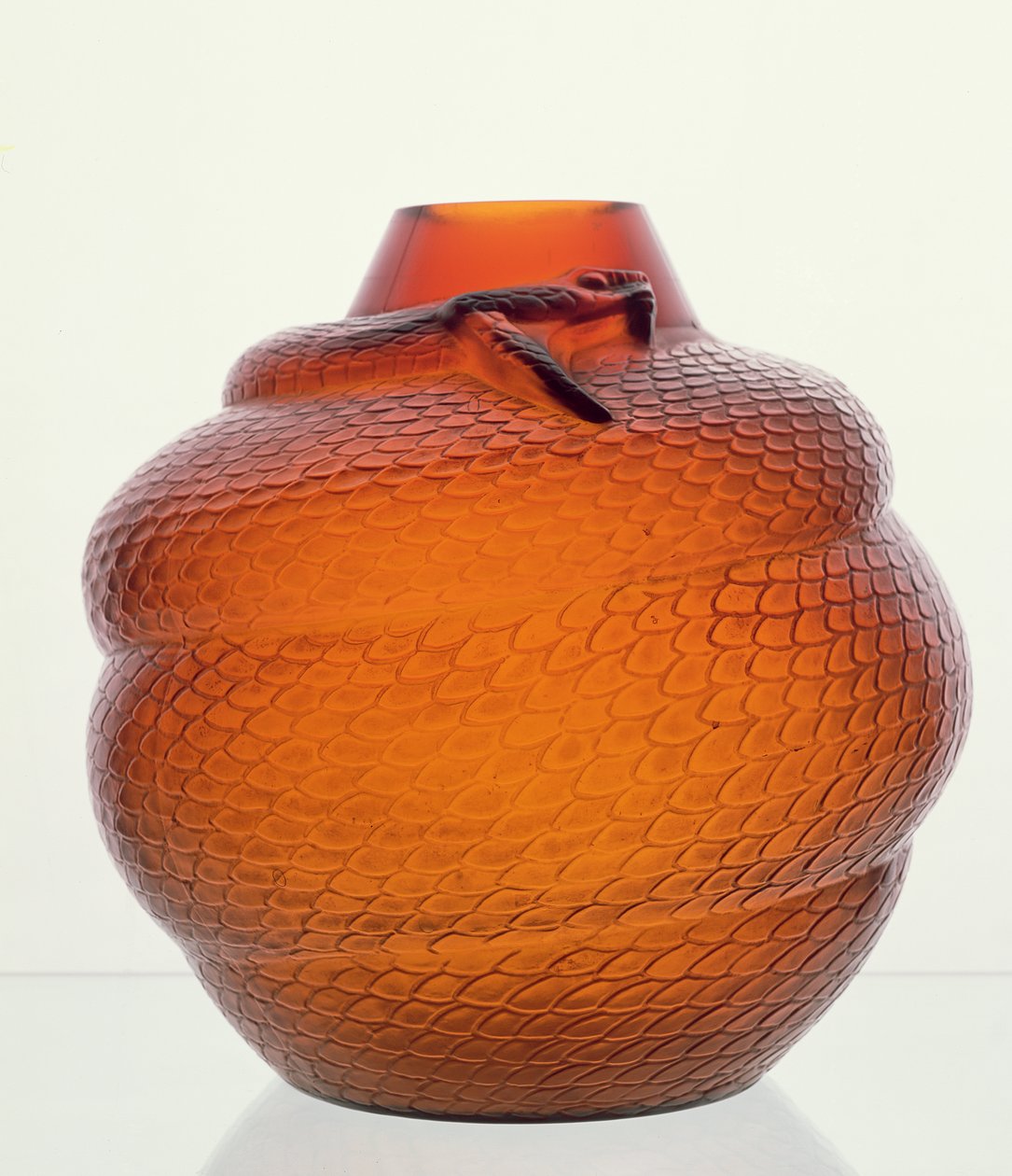 Slang, eivormige amber glazen vaas door Lalique door Rene Jules Lalique