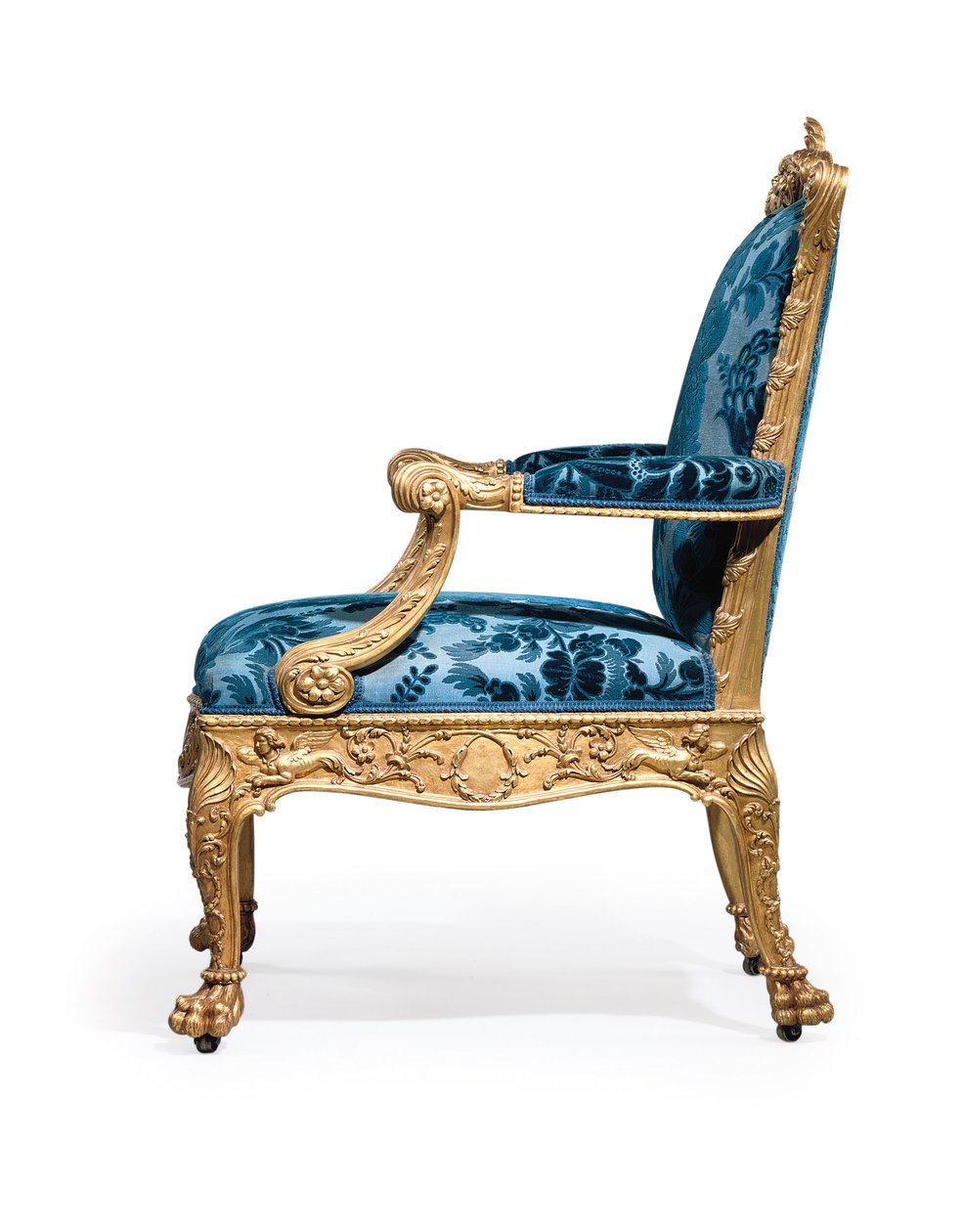 Een van een paar George III vergulde houten armstoelen door Robert Adam