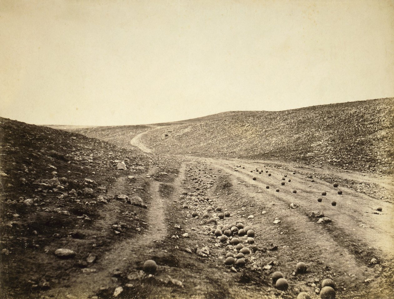 De Vallei van de Dood, na de Charge van de Lichte Brigade, 1855 door Roger Fenton