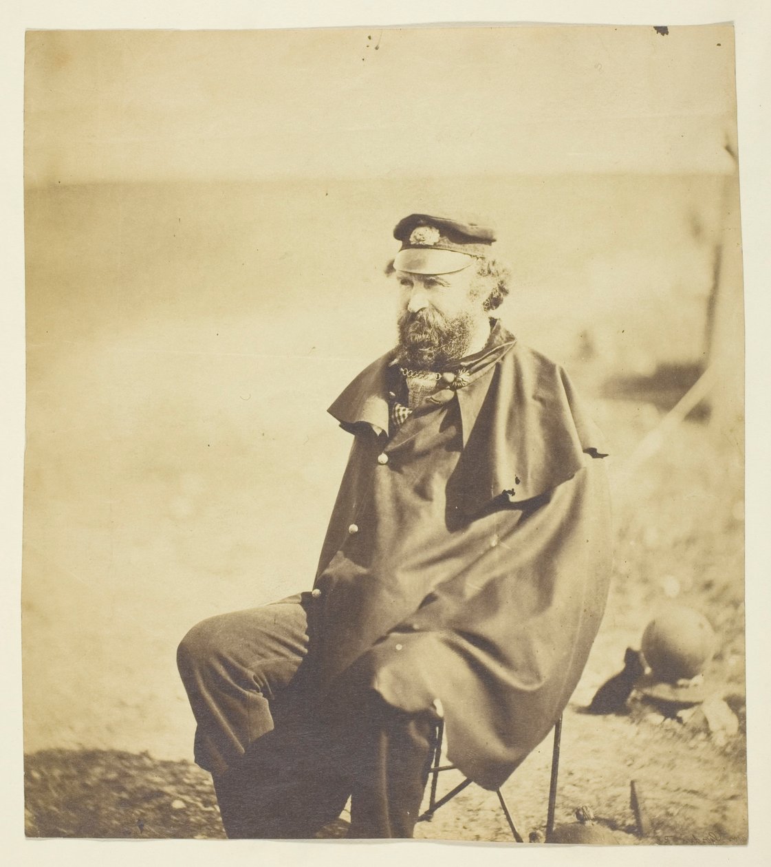 Archibald Gordon (1812-1886), hoofdgeneeskundig officier op de Krim; gefotografeerd op de Krim door Roger Fenton