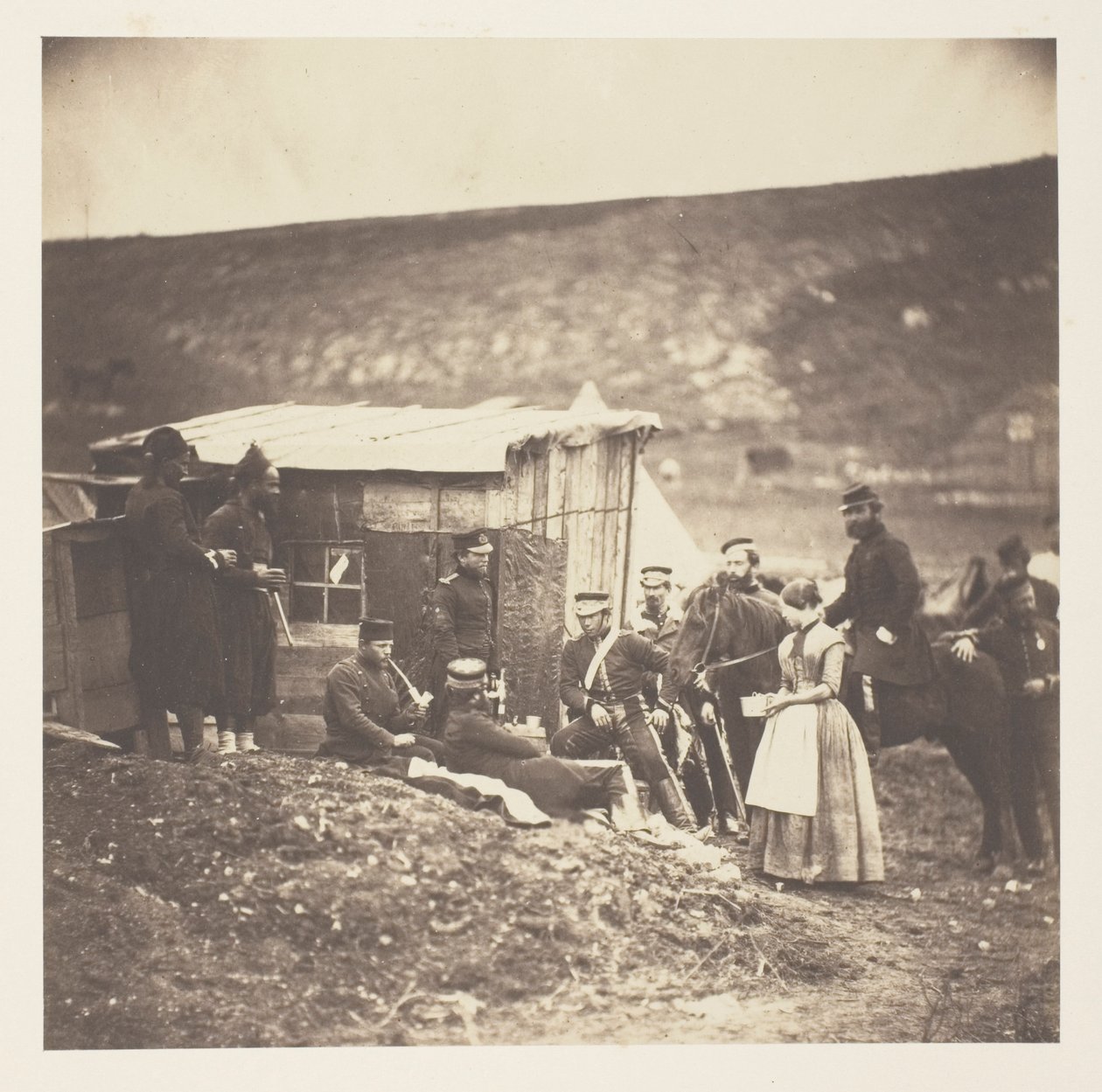 Kamp van de 4e Dragoon Guards, gezellig feest, Fransen en Engelsen door Roger Fenton