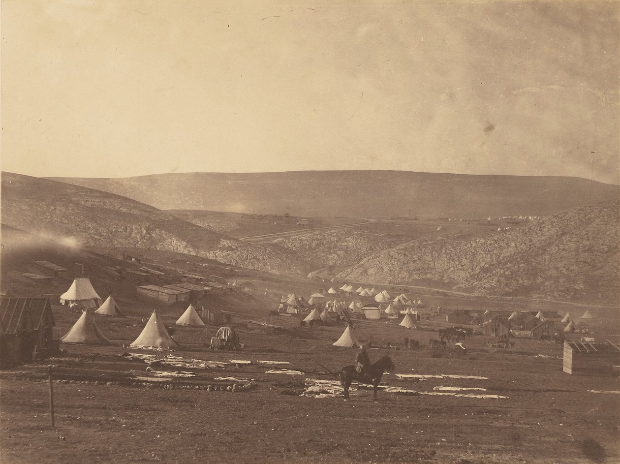 Cavaleriekamp, Balaklava, gezien in de richting van het plateau van Sebastopol door Roger Fenton