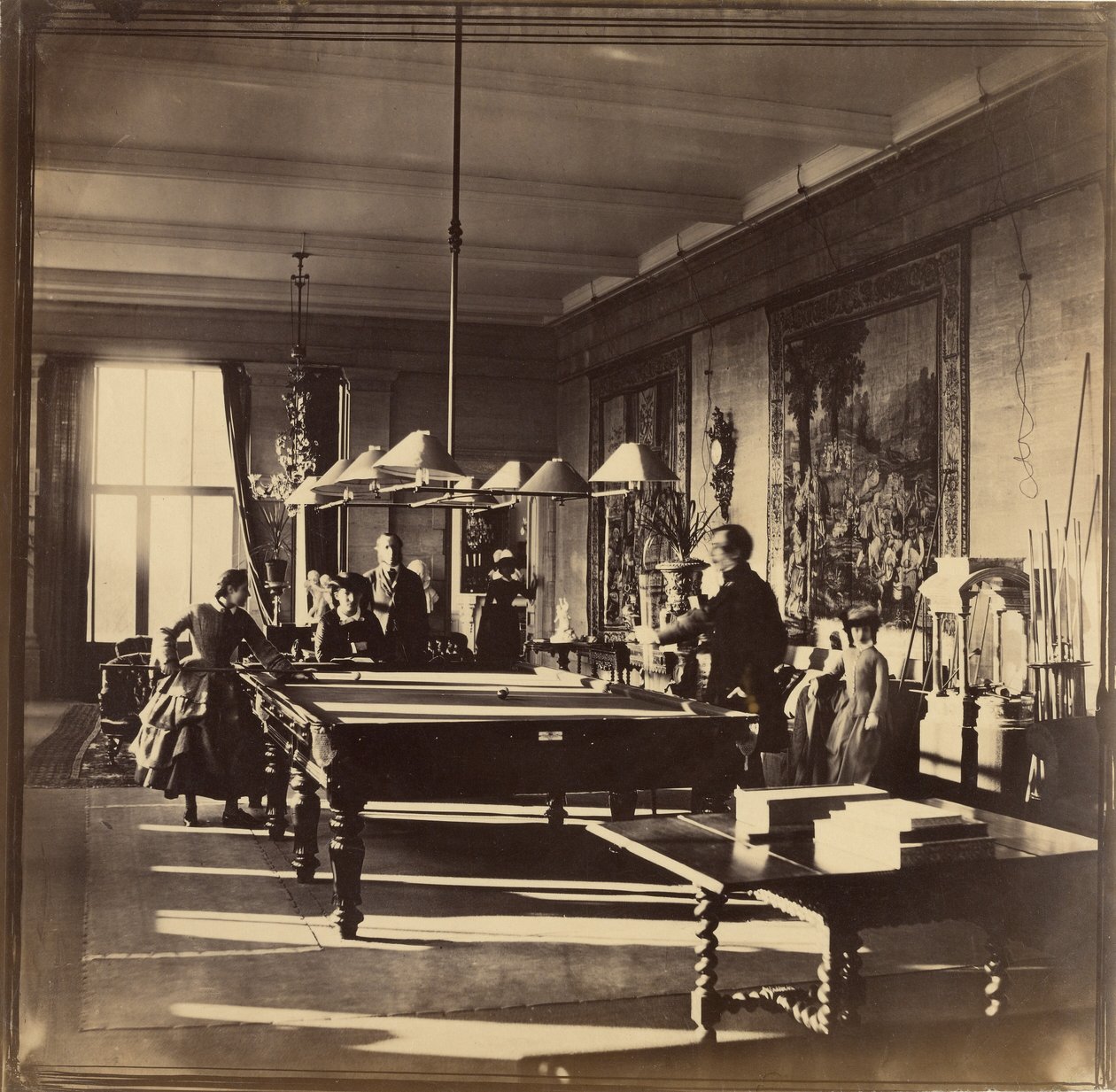 [De biljartkamer, Mentmore House] door Roger Fenton