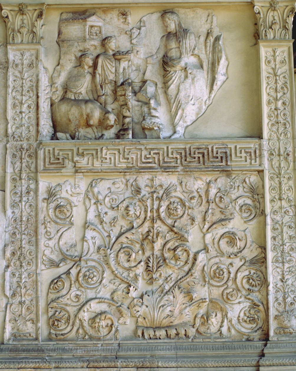 Aeneas offert aan de Penaten, westelijke muur van de Ara Pacis door Roman