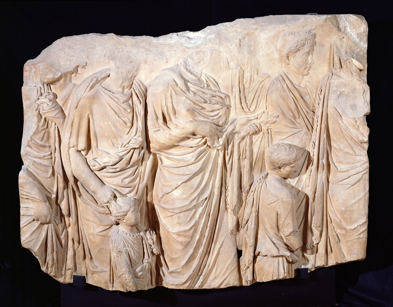 Ara Pacis Augustae, fragment van een processiescène, 13-9 v.Chr. door Roman