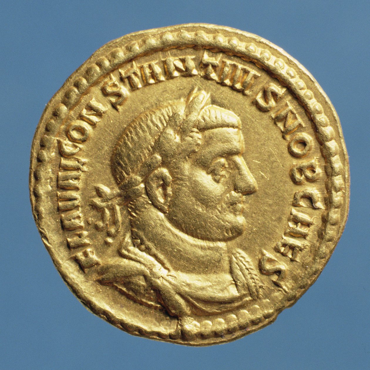 Aureus (voorzijde) van Constantius I (Chlorus) Caesar (294-305) Augustus (305-306) Inscriptie: FLA VAL CONSTANTIVS NOB CAES door Roman