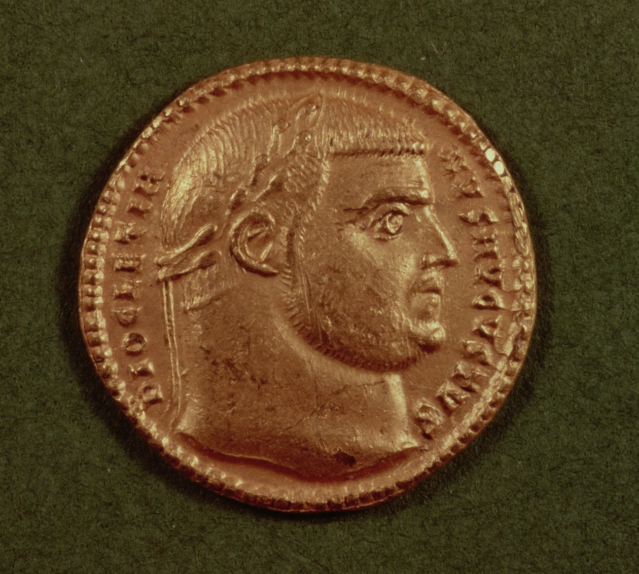 Aureus (voorzijde) van Diocletianus met een Lauwerkrans. Inscriptie: DIOCLETIANVS AVGVSTVS door Roman