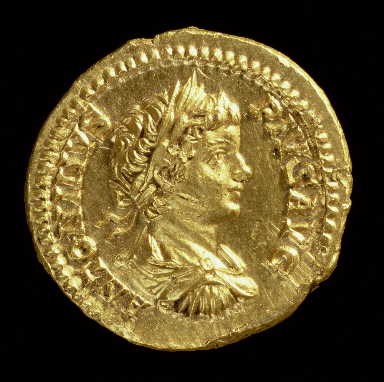 Aureus (voorzijde) met het hoofd van Caracalla (AD 196-217) gedrapeerd, gepantserd, met een lauwerkrans. Opschrift: ANTONINVS PIVS AVG (goud) door Roman