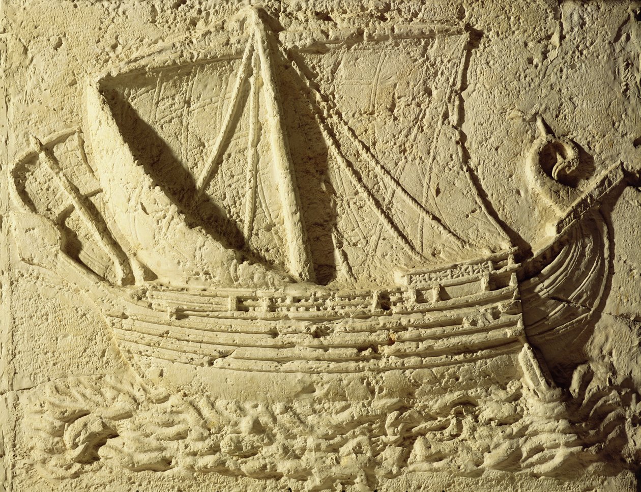 Detail van een reliëf van een boot, van een sarcofaag door Roman