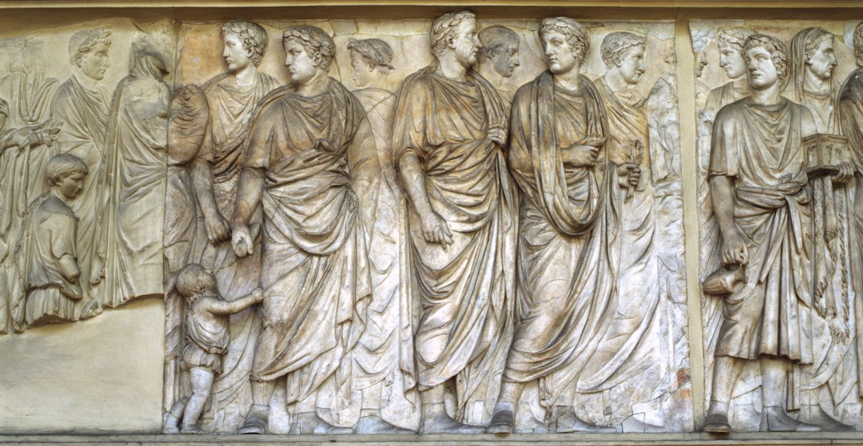 Processie van Priesters, noordmuur van de Ara Pacis (marmer) door Roman