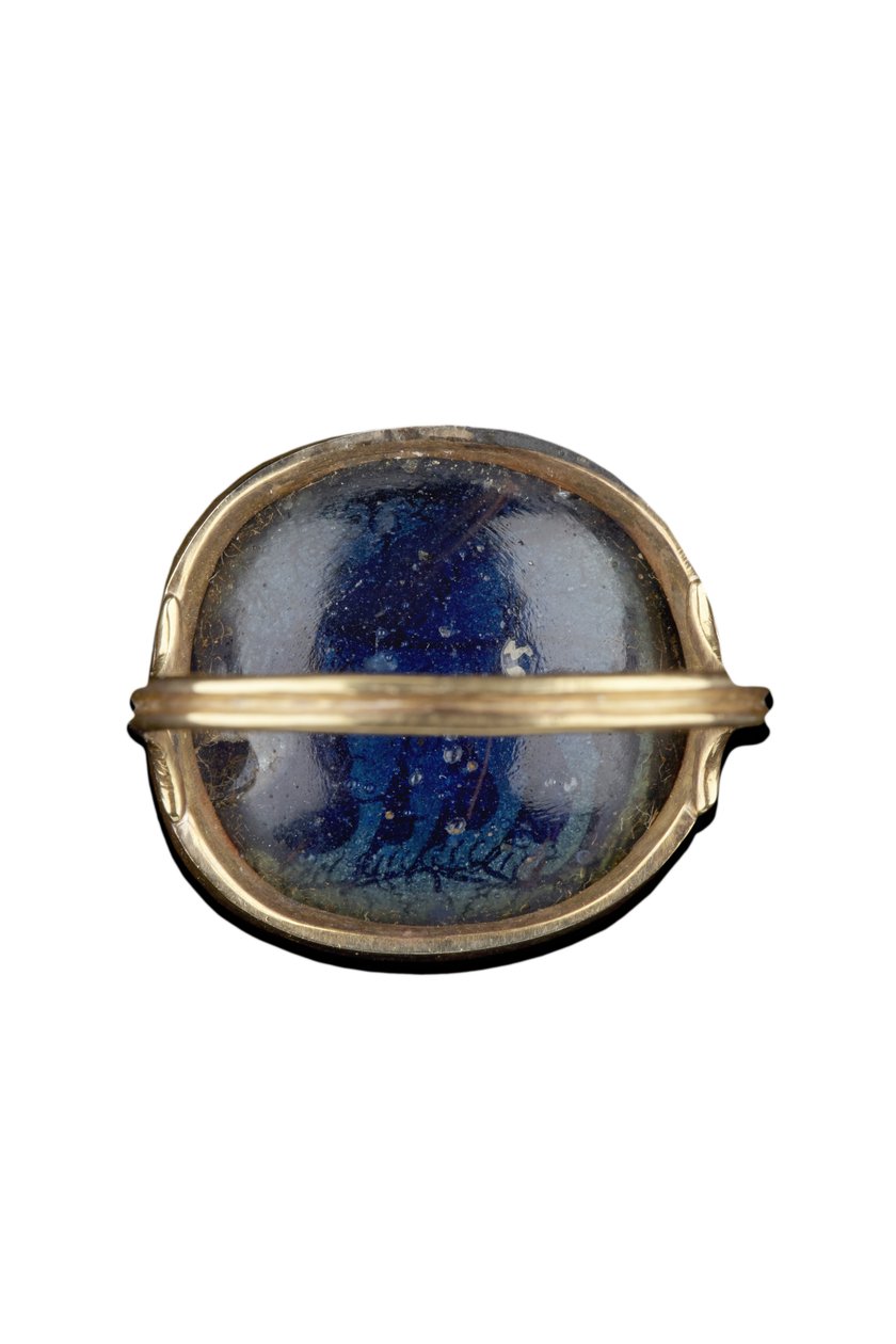 Keerzijde van medaillon met een leeuw staand op oneffen grond, 3e-4e eeuw na Christus (goud, glas en koperlegering) door Roman