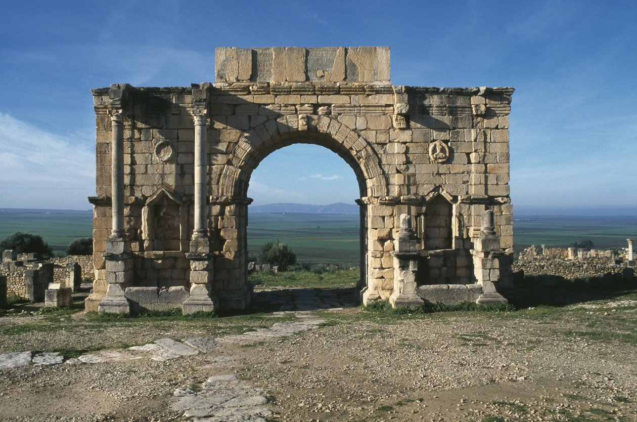 Triomfboog gebouwd ter ere van Keizer Caracalla, op de Decumanus Maximus, AD 217 door Roman
