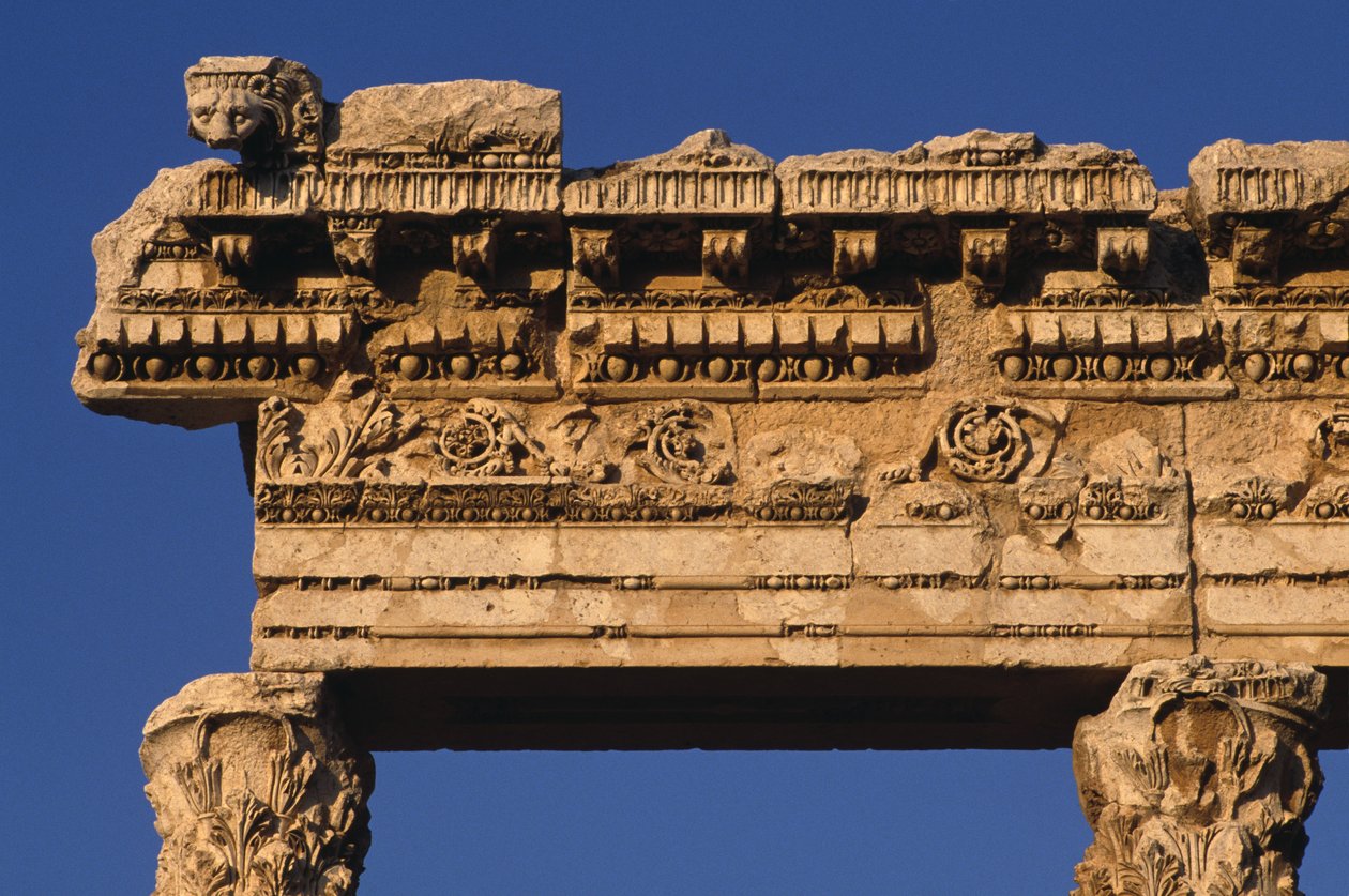 Entablement van een Portiek in de Binnenplaats, Heiligdom van Jupiter Heliopolitanus, Hoge Keizerlijke Periode (27 v.Chr.-395 n.Chr.) door Roman Imperial Period