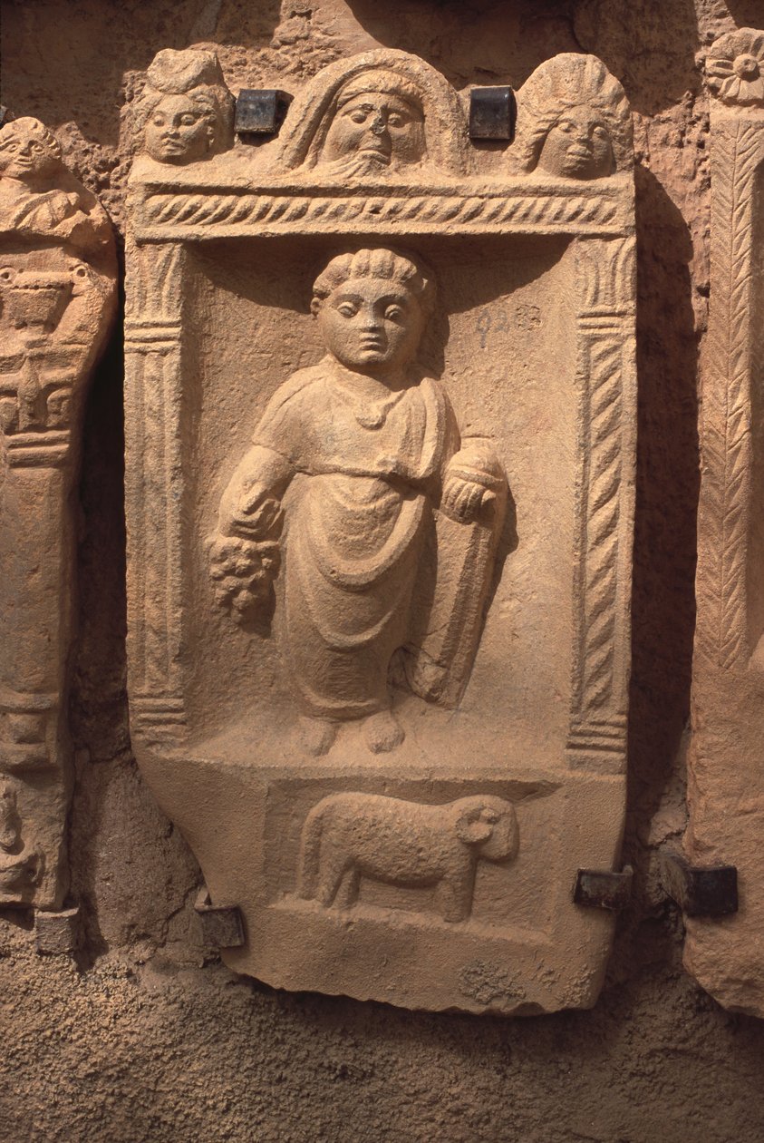 Stèle met een menselijke figuur door Roman Imperial Period