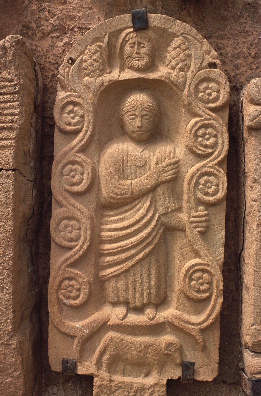 Stèle met een menselijke figuur door Roman Imperial Period