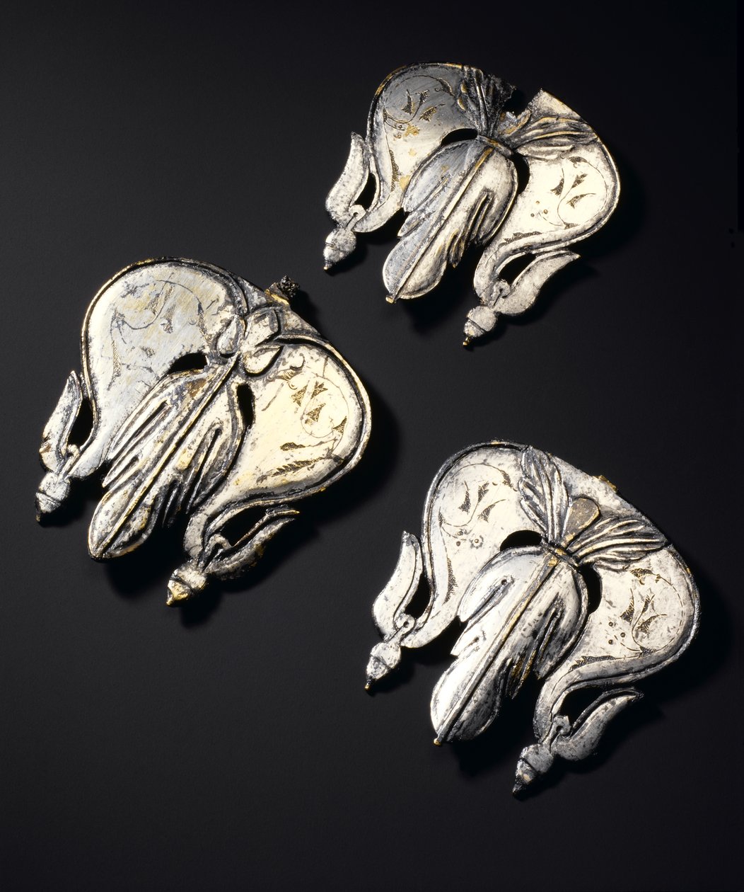 Ruiterharnas hangers met resten van niello decoratie, van de Romeinse site in Newstead, Melrose, AD 80-100 door Roman