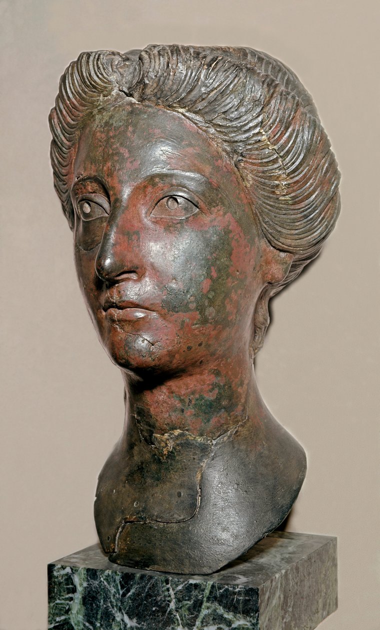 Romeinse kunst: bronzen buste van een vrouw met het kapsel van de Antonijnen. Rome, Museo della Civilta Romana door Roman