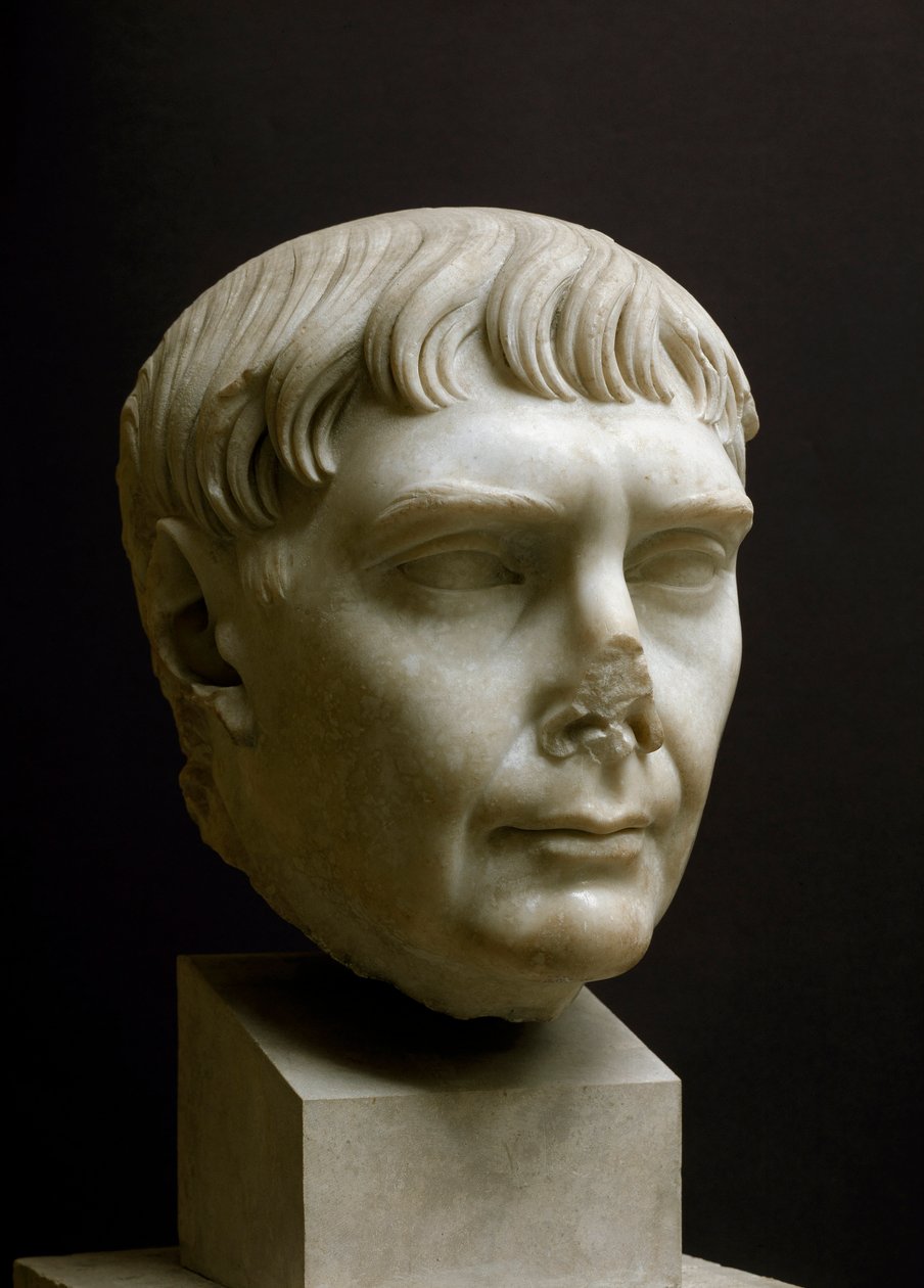 Romeinse kunst: marmeren hoofd van keizer Trajanus (Marcus Ulpius Traianus) (53-117 n.Chr.) door Roman