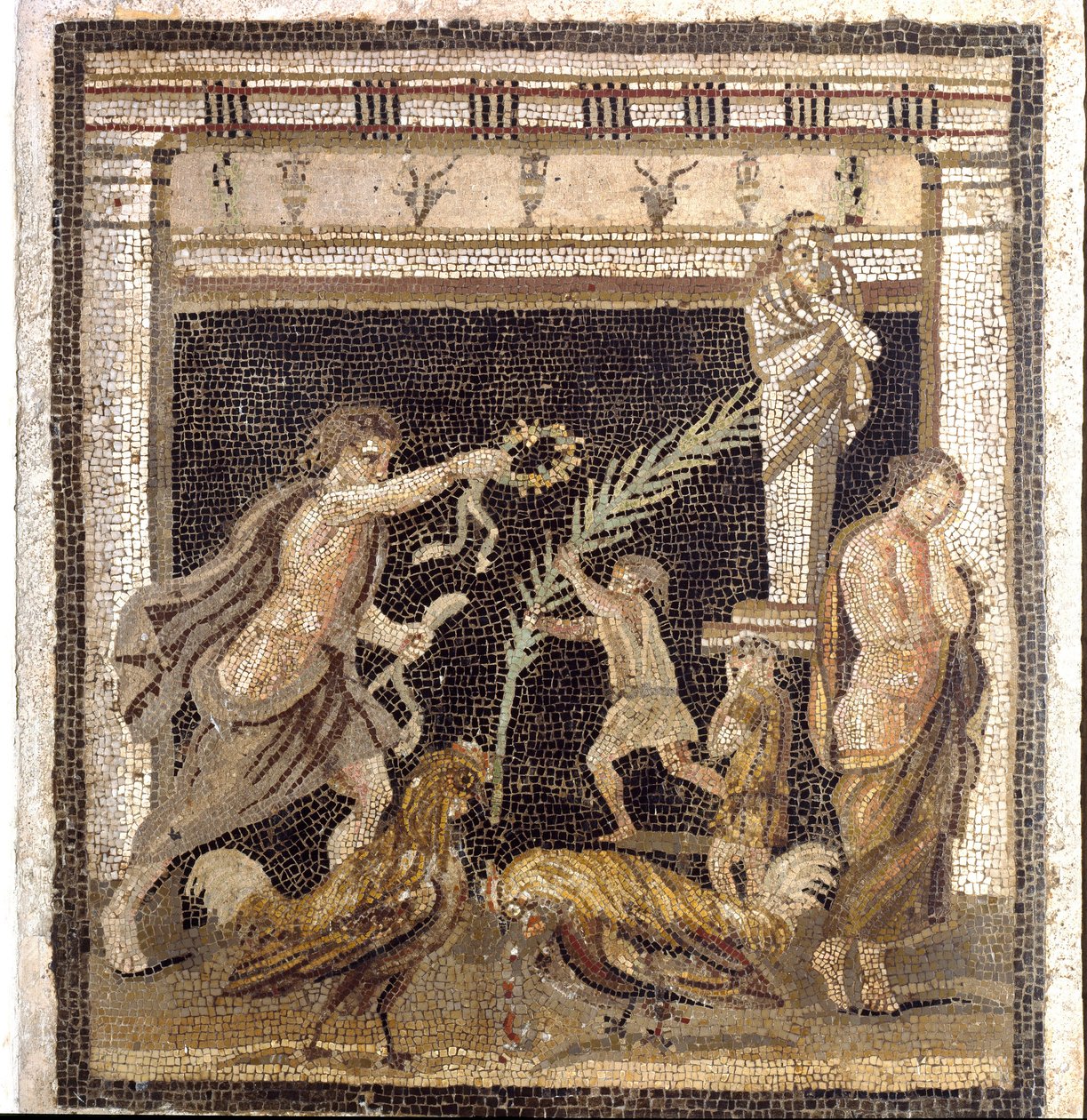 Romeinse kunst: hanengevecht in een palestra in aanwezigheid van de personificaties van Nederlaag en Overwinning. Mozaïek uit Villa du Labyrinth in Pompeii. Museo Archeologico Nazionale, Napels door Roman